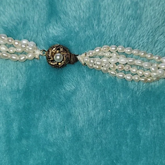Vintage pearl necklace